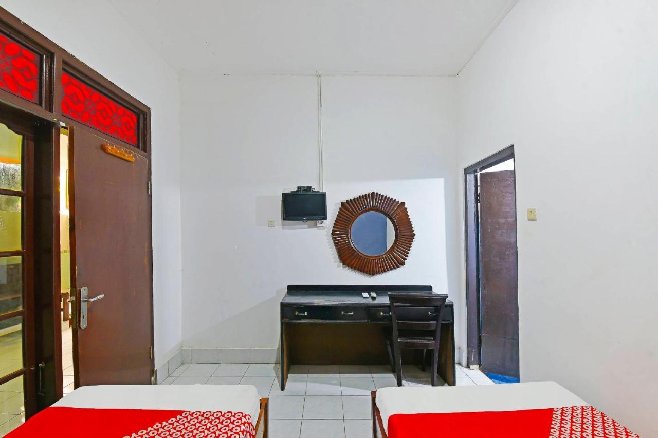 Oyo 3244 Grand Chandra Hotel Denpasar Exterior foto