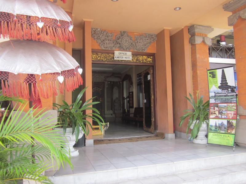 Oyo 3244 Grand Chandra Hotel Denpasar Exterior foto